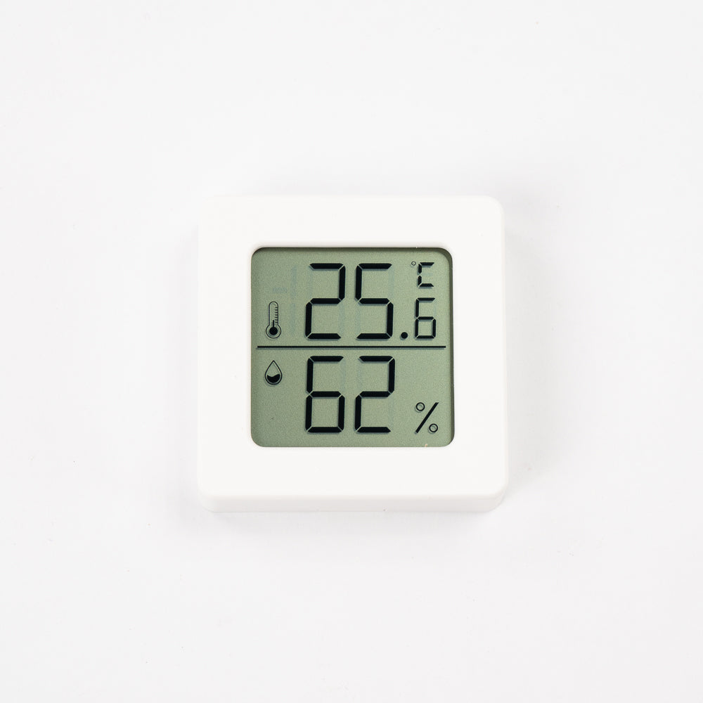 Hygrometer von urbanhive mit Display: 25,6 °C und 62 % Luftfeuchtigkeit.