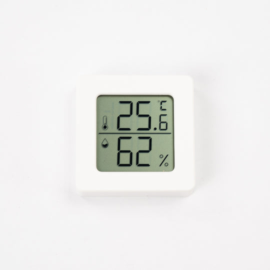 Hygrometer von urbanhive mit Display: 25,6 °C und 62 % Luftfeuchtigkeit.
